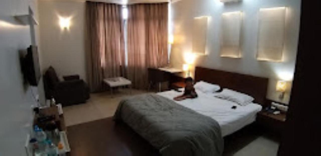 Hotel Maratha Residency,Ratnāgiri Zewnętrze zdjęcie