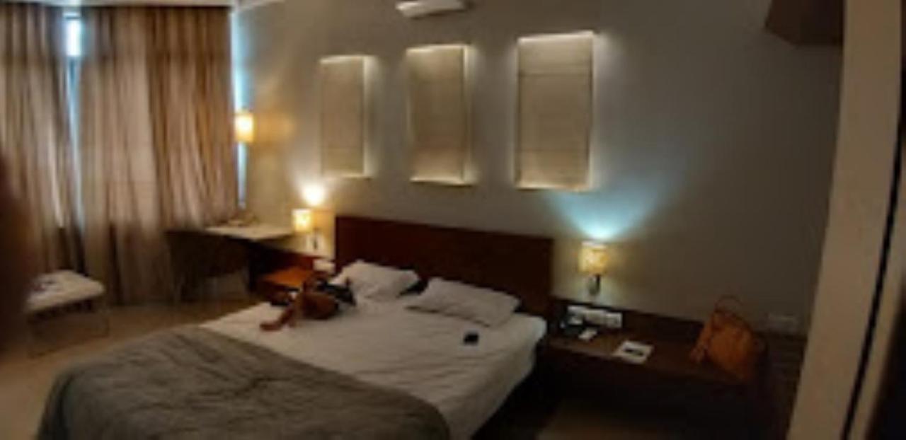 Hotel Maratha Residency,Ratnāgiri Zewnętrze zdjęcie